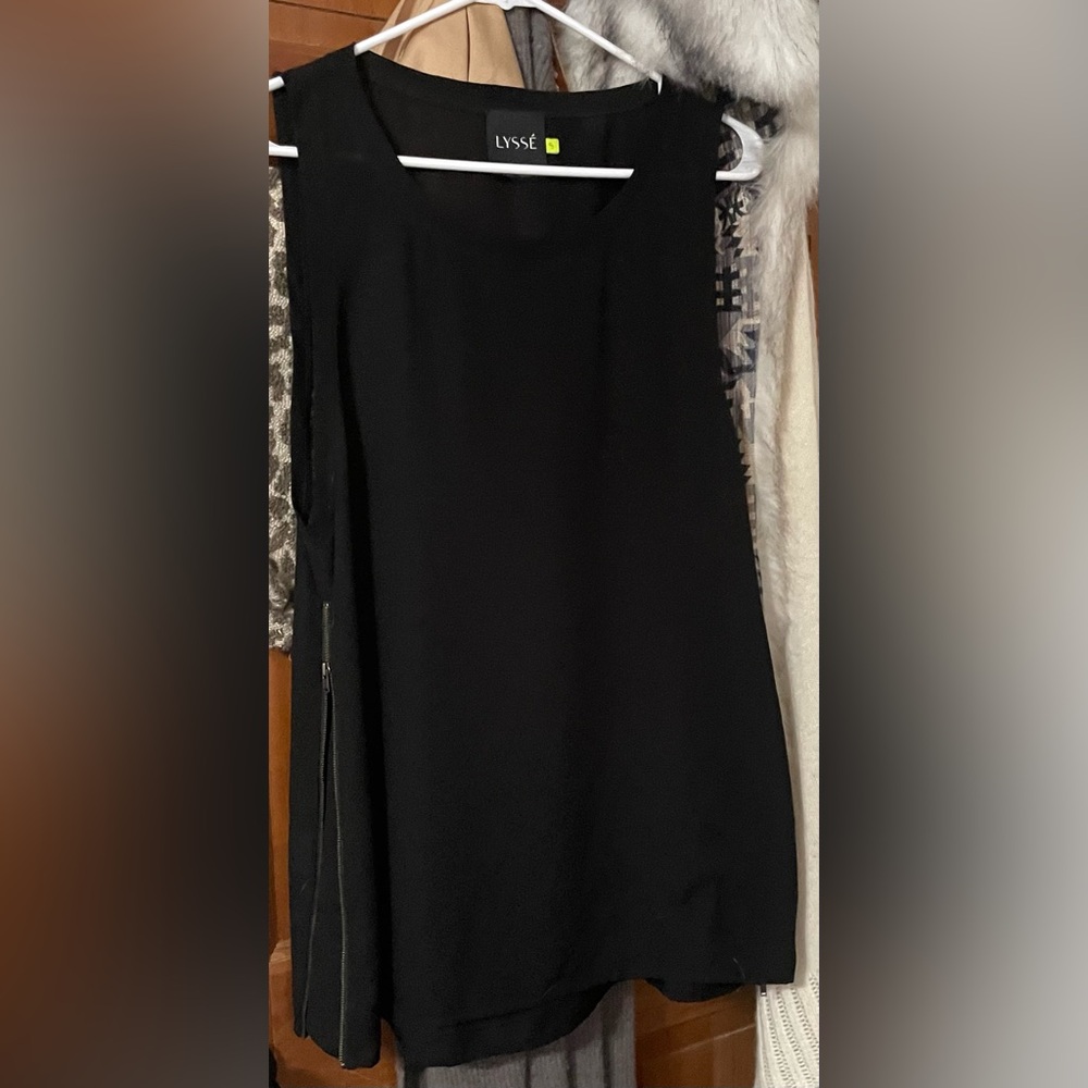 Lysse Black Sleeveless Shift Mini Dress with Side Zipper Detail very sexy!
